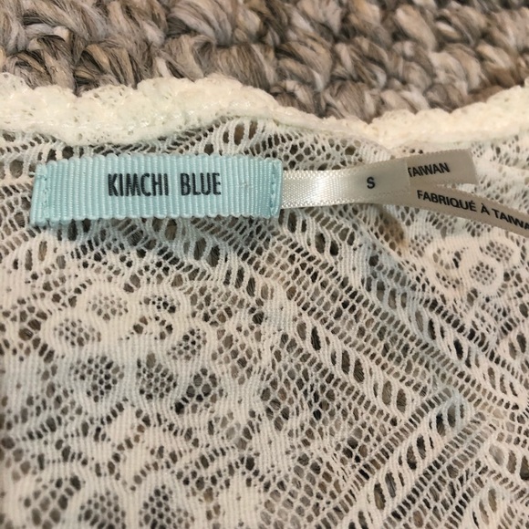 Lace tshirt. - Picture 2 of 2